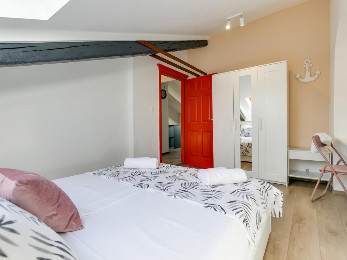 Fantattic Apartment City Center Porec Exterior photo