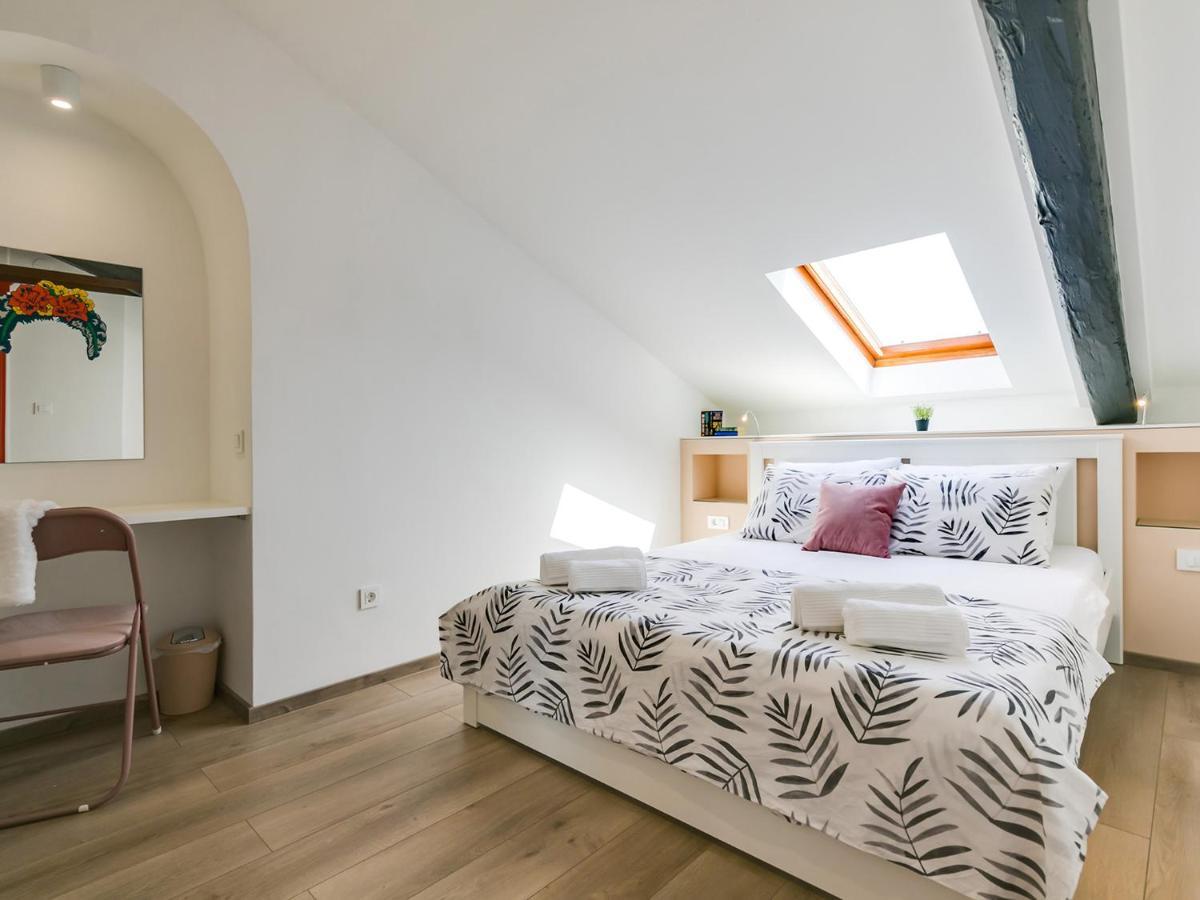 Fantattic Apartment City Center Porec Exterior photo
